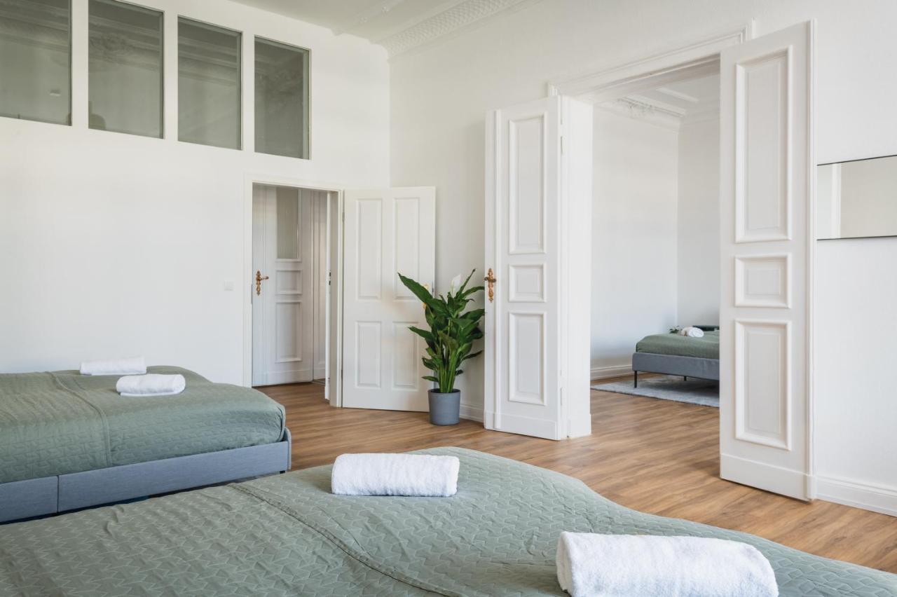 Riesiges Apartment Nahe Kudamm Sehr Schoner Altbau 123M2 Gross 12 Gaste Berlin Eksteriør bilde
