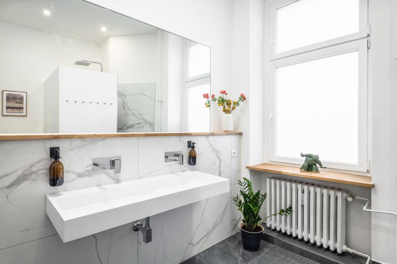 Riesiges Apartment Nahe Kudamm Sehr Schoner Altbau 123M2 Gross 12 Gaste Berlin Eksteriør bilde