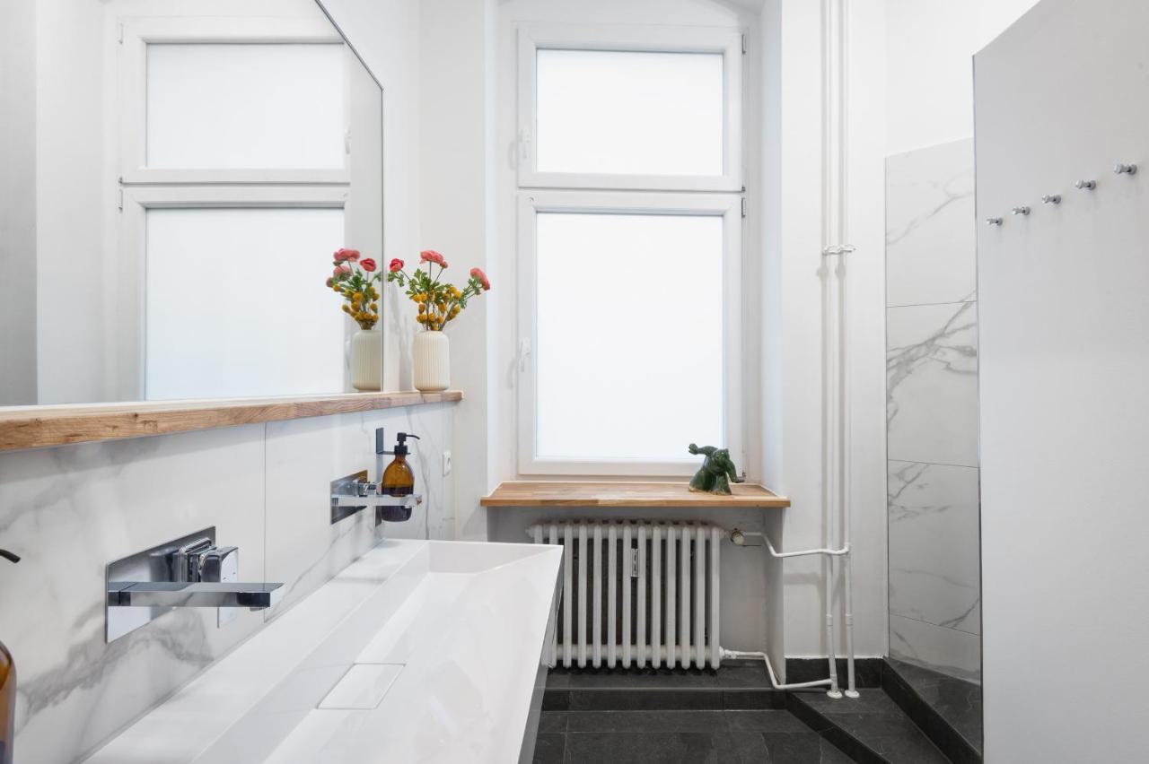 Riesiges Apartment Nahe Kudamm Sehr Schoner Altbau 123M2 Gross 12 Gaste Berlin Eksteriør bilde